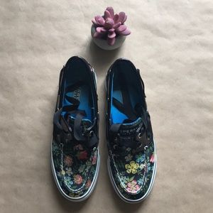 Sperry Top-sider Cute Women size 5 floral shoe